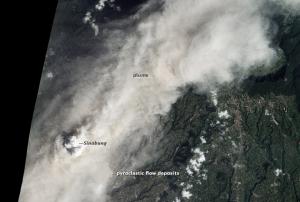 natural-color image of an ash plume from Sinabung on January 16, 2014