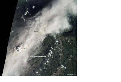 natural-color image of an ash plume from Sinabung on January 16, 2014