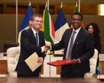 Jean-Pascal Le Franc,CNES Director of Planning, International Relations and Quality and Dr Valanathan Munsami, CEO of SANSA signing the MoU