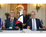 ESA and the European Commission sign the CopPhil initiative; Koen Doens, Director General for International Partnerships at the European Commission (left) and Josef Aschbacher, Director General of ESA (right) with Pablito Mendoza, Deputy Chief of Mission and Consul General of the Embassy of the Republic of the Philippines in the Kingdom of Belgium (back); © ESA (Philippe Sebirot).