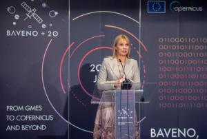 European Commissioner Elżbieta Bieńkowska announcing the launch of Copernicus DIAS on 20 June 2018 in Baveno, Italy. Image: Copernicus